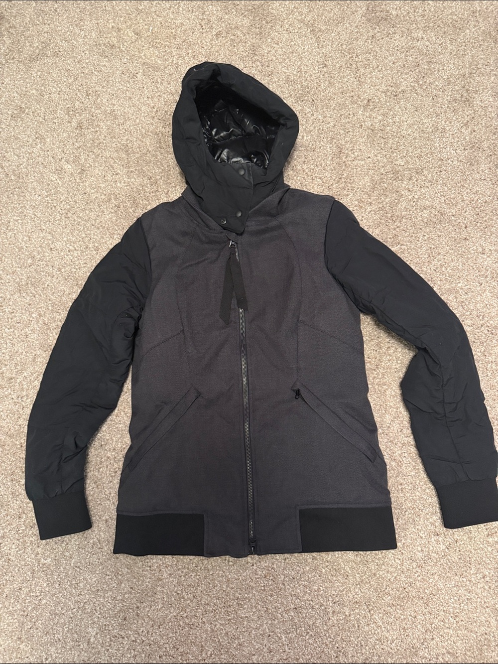 Women's Lululemon Black Hooded Insulated Jacket Size 6